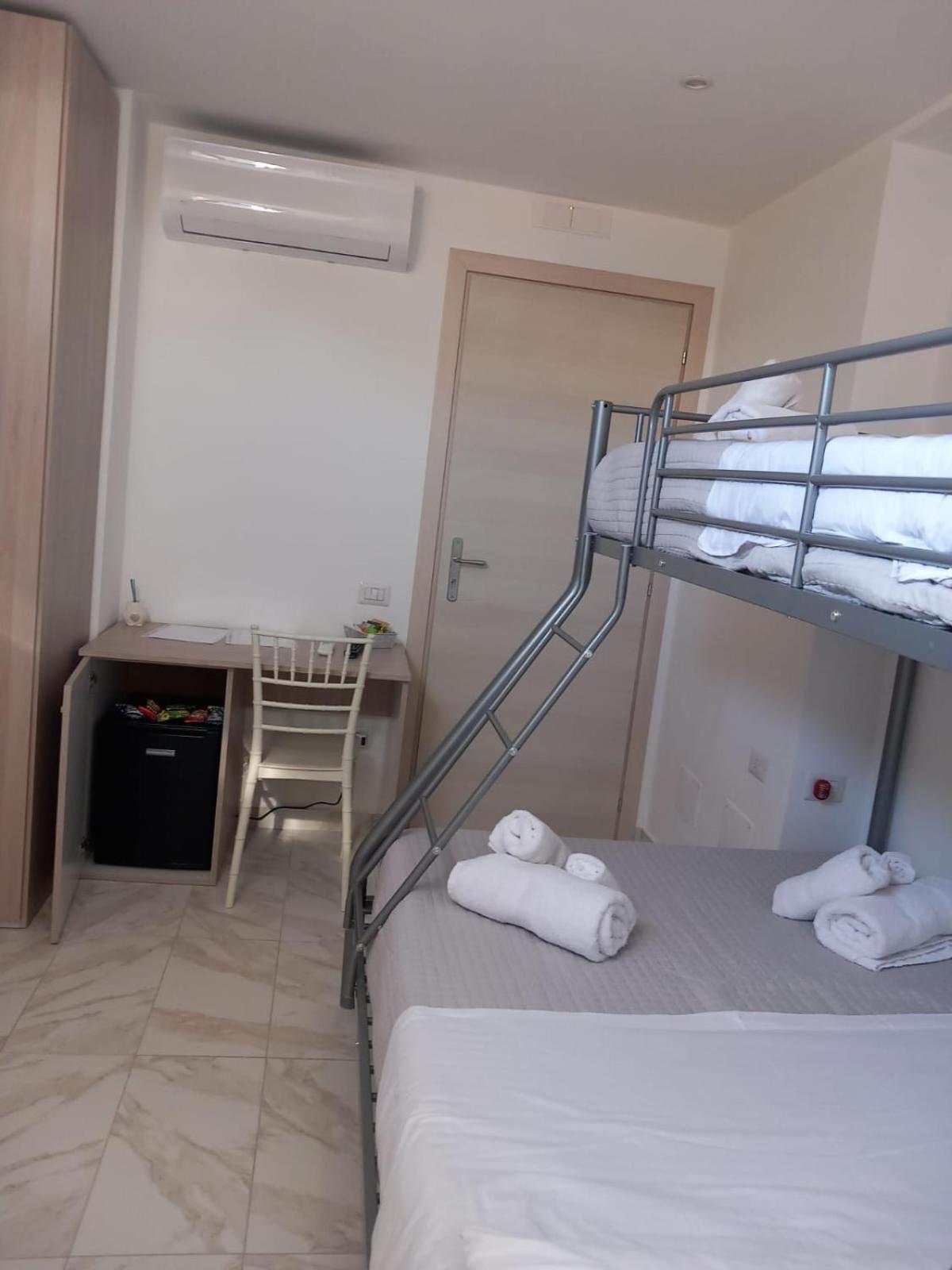 B&B Paestum Room ภายนอก รูปภาพ