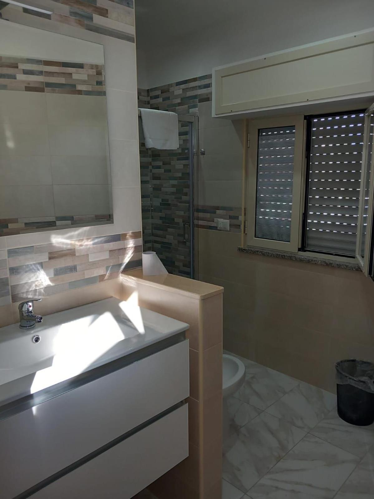 B&B Paestum Room ภายนอก รูปภาพ