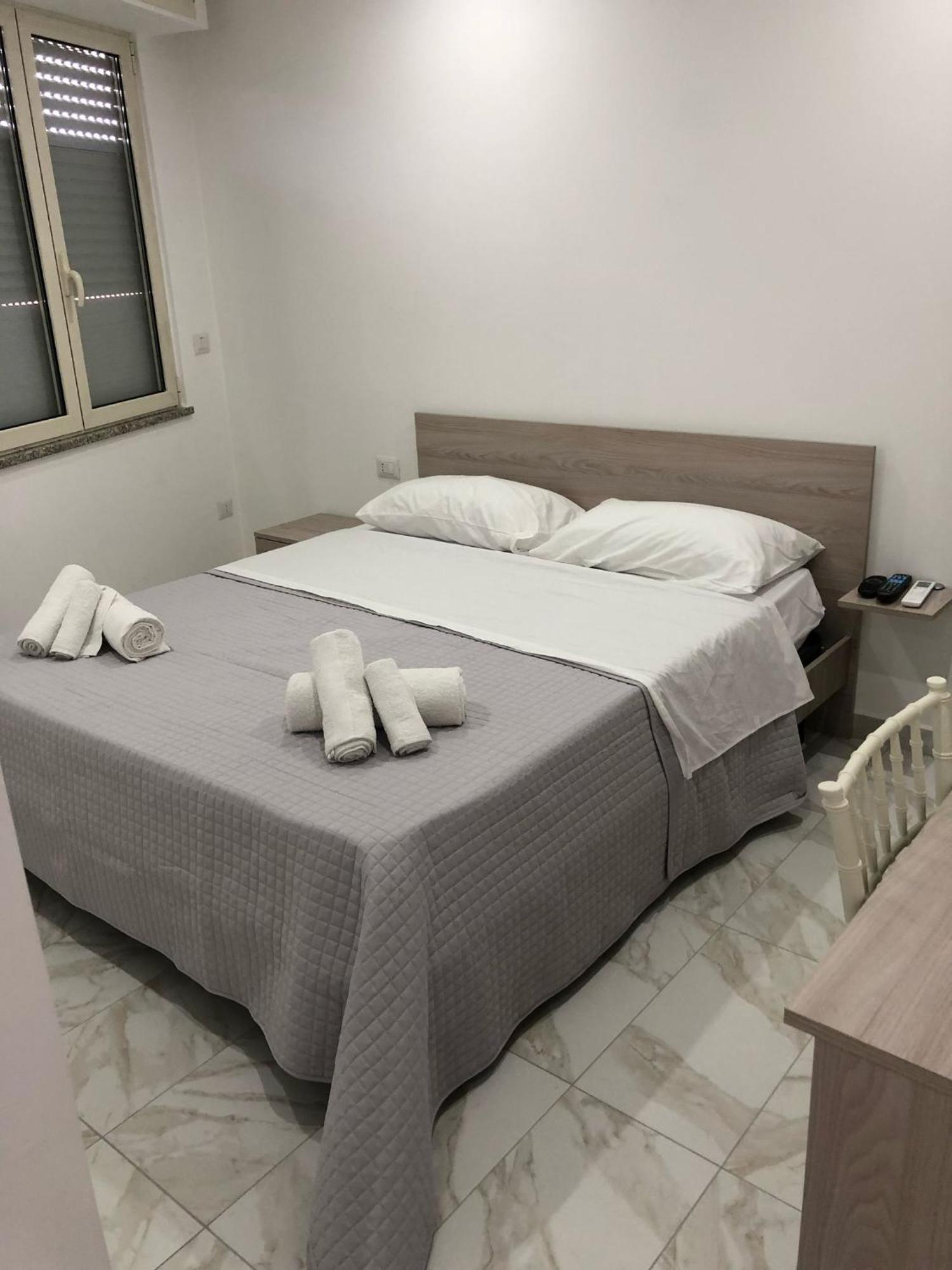 B&B Paestum Room ภายนอก รูปภาพ